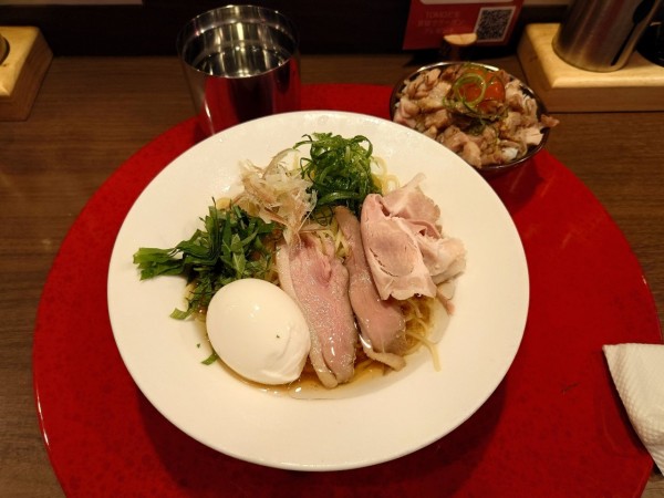 「冷やし鴨 漬け卵黄チャーシュー丼」@RaMen TOMO TOKYOの写真