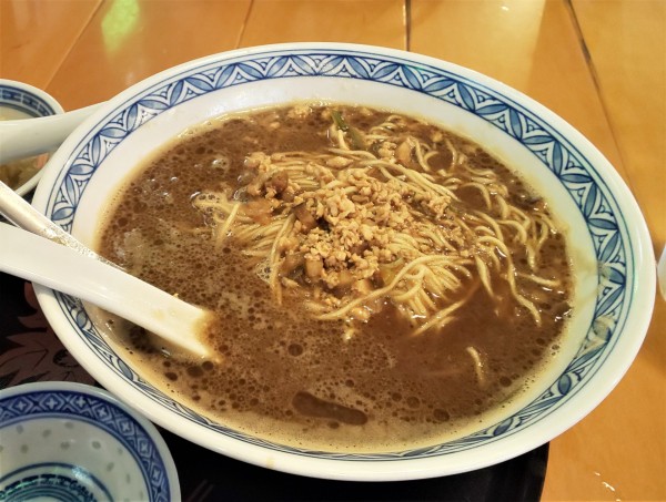 「揚州濃厚醤油ラーメン」@中国ラーメン 揚州商人 東池袋店の写真