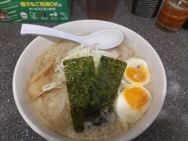 「塩ラーメン」@ハッスルラーメンホンマ 篠崎店の写真
