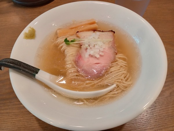 「牡蠣塩らぁ麺」@RAMEN and TSUKEMEN Number.6の写真