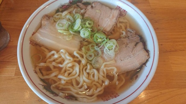 「しょうゆらーめん　750円」@ラーメンうめ八の写真