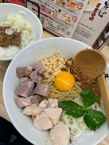 「ピリ辛まぜそば＋油飯」@麺や 鶏次と貝次の写真