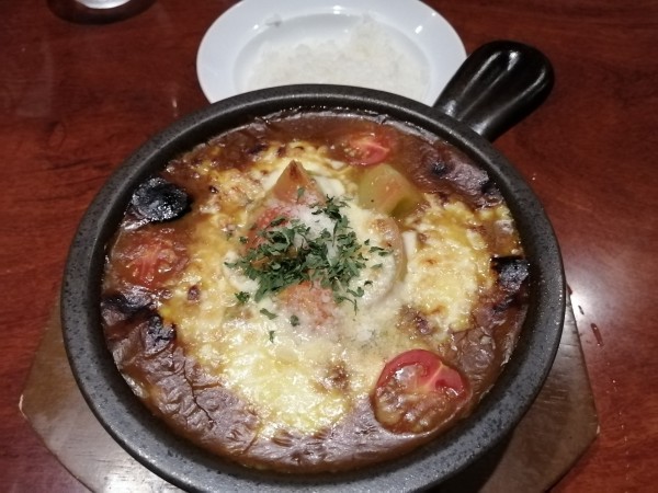 「チーズとトマトの焼きカレー、ルー大盛1190円」@天馬 伊勢佐木町店の写真
