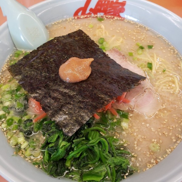 「朝ﾗｰﾒﾝ大盛無料tpほうれん草tp紅生姜」@ラーメン山岡家 熊谷店の写真