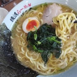 らーめん(かため)(800)＋中盛(100)＋無料半ライス