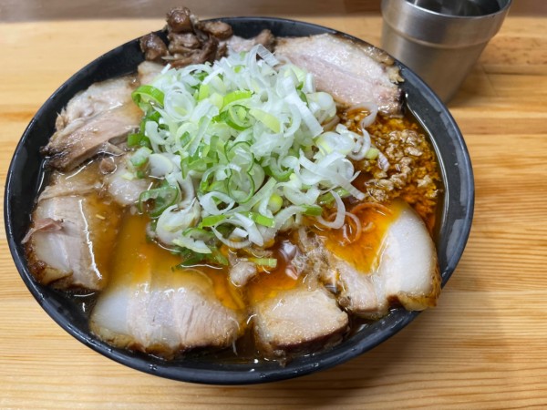 「激辛チャーシュー麺＋長ネギ」@北大塚ラーメンの写真
