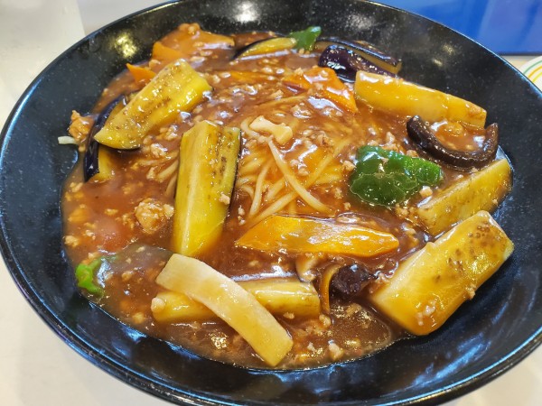 「茄子の炸醤麺」@餃子の王将 石川町店の写真