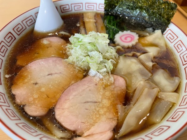 「ワンタンメン900円」@中華そば 葵の写真