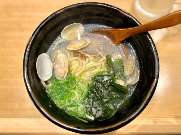 「鯛出汁あさりたっぷりラーメン　538」@鮨・酒 ・肴  杉玉 両国の写真