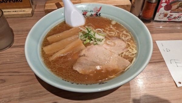「醤油ラーメン」@梅光軒 新千歳空港店の写真