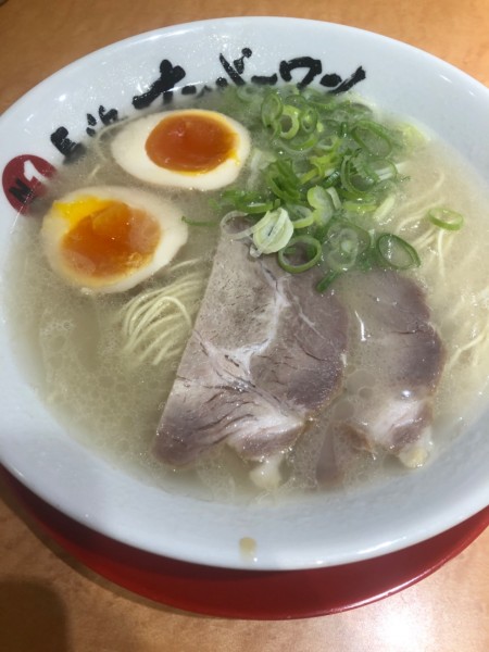 「長浜ラーメン 煮卵」@長浜ナンバーワン 博多デイトス店の写真