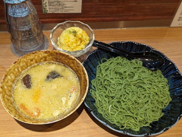 「限定Green✕GreenCurryつけsobaターメリックライ」@鶏Soba Toraやの写真