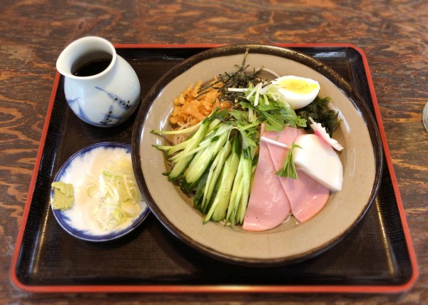 「冷したぬき(900円)」@やぶそばの写真