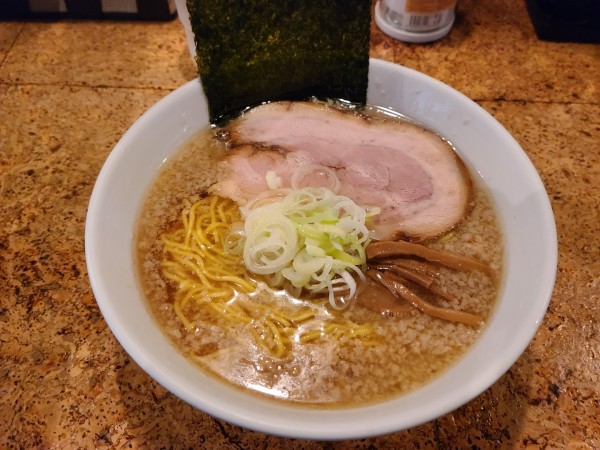 「中間醤油らーめん」@きくちひろきの写真