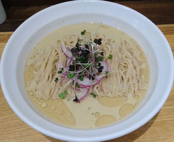 「冷や牡蠣 1100円+オマールとバターの和え玉 450円」@NIBOSHIMANIAの写真