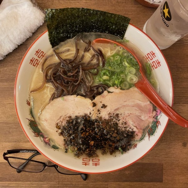 「濃厚豚骨玉名ラーメン」@濃厚豚骨 くまめん 神田店の写真