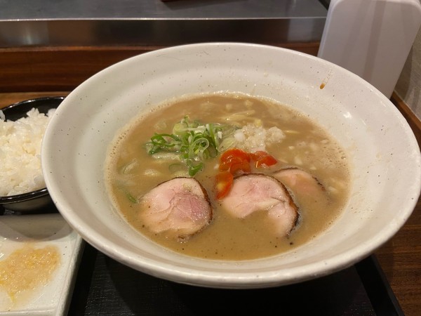 「鶏煮干しらぁめん950円 ライス小100円」@麺や いま村の写真