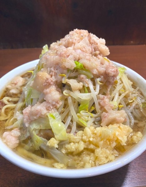 「ラーメン（麺量　普通）ニンニクヤサイアブラ」@D麺の写真