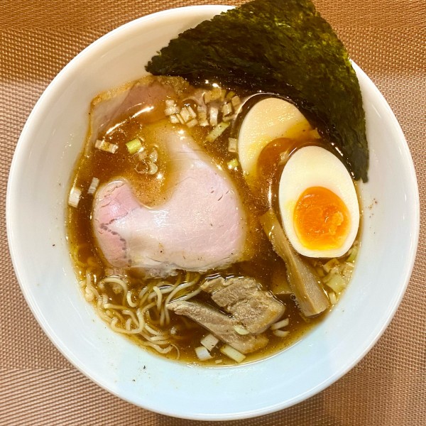 「鶏と煮干し 醤油 ¥850円（味玉サービスCP）」@麺屋 い志だの写真