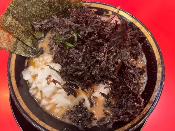 「ラーメン(並)800円＋岩のり200円＋Twitter玉ね」@横浜家系ラーメン 大輝家の写真