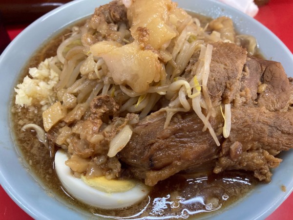 「ラーメン少なめ300g(ニンニク少しチョイアブラ)¥1000」@ラーメン富士丸 東浦和店の写真