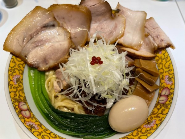 「爆ドライ麵+赤豚DDX増し+味玉アローカナ」@上方レインボーの写真