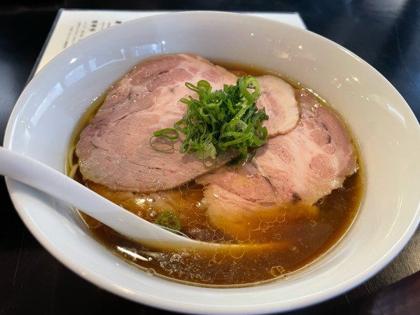 「贅沢醤油らぁ麺　極　1500」@柳麺マタドールの写真