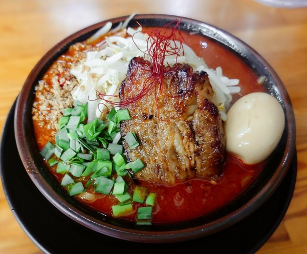 「しびれベトコン誤爆」@ラーメン・つけ麺 爆王の写真