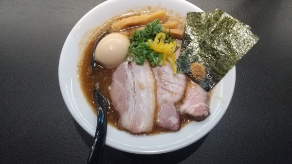 「特製濃厚豚骨魚介蕎麦」@百合の咲く場所の写真