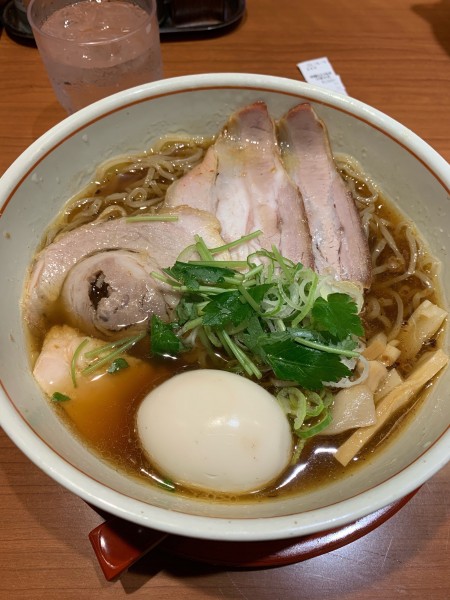 「特製石臼ラーメン＋チャーシュー丼」@富良野 とみ川 東京ラーメンストリート店の写真