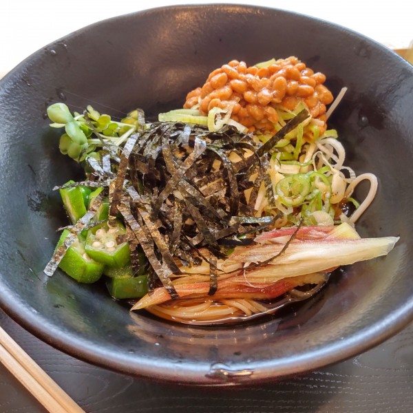 「【季節限定】冷がけ薬味とうふ（￥680）＋納豆（クーポン）」@ゆで太郎 大森駅前店の写真