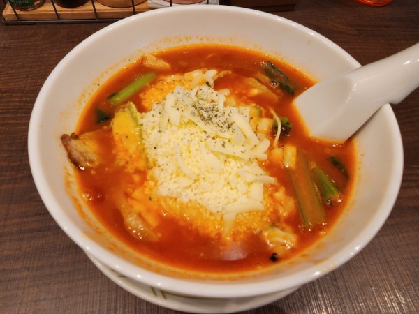 「太陽のチーズラーメン」@太陽のトマト麺Next サンシャインシティ店の写真