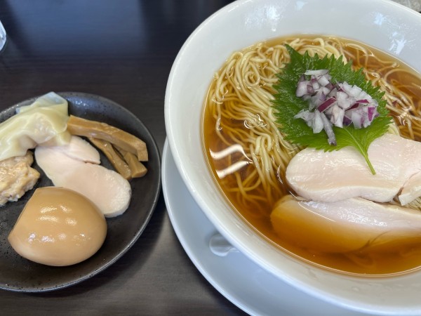 「特製冷やし煮干しそば（醤油）」@中華そば 裏慶の写真