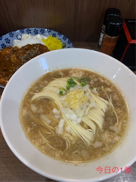 「背脂煮干しかけ」@Noodle&Spice curry 今日の1番の写真