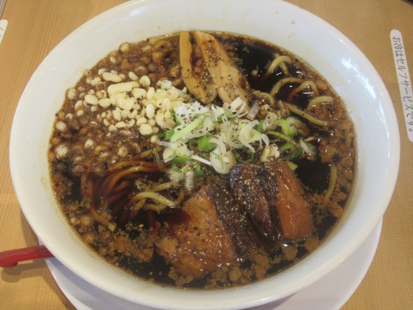 「富山ブラック（並）（930円）」@ガッツリ！えびすこの写真