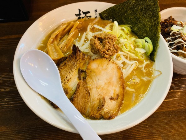 「きわみみそらーめん(細麺)＋チャーシュー飯」@ラーメン堂 極の写真