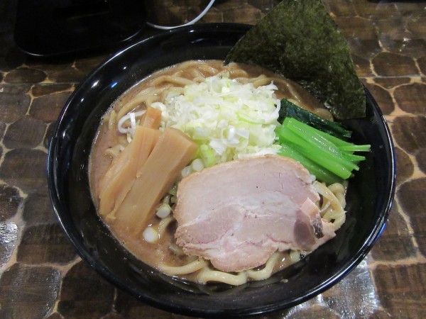 「魚介とんこつ醤油大盛（１０３０円）ネギ増し５０円」@つけめん・らーめん活龍 本店の写真