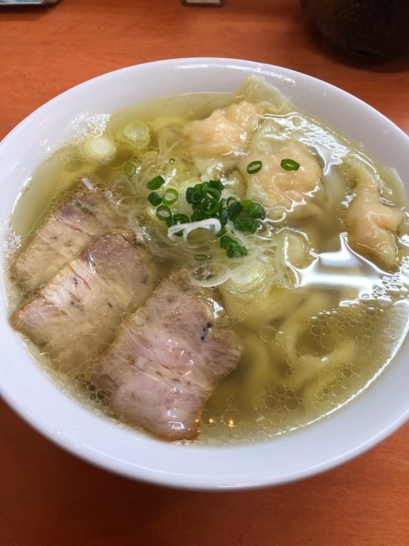 「海老ワンタンメン」@日陰の写真