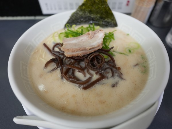 「ラーメン 粉落とし＋替え玉 粉落とし」@博多天神 お茶の水店の写真