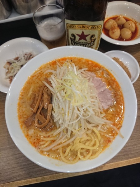「サッポロラガー中瓶＋辛味噌ラーメン＋辛子たまご(うずら5個)」@味噌麺処 田坂屋の写真