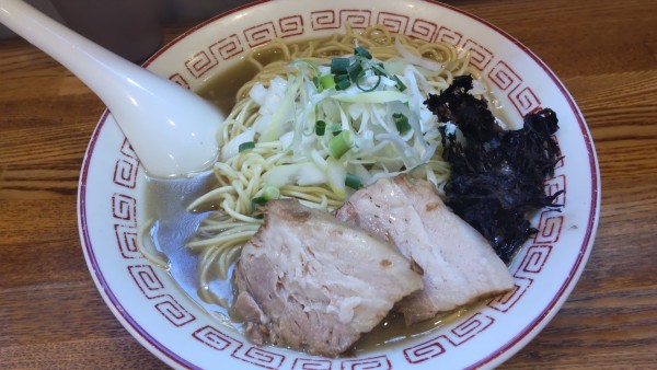 「煮干そば（白醤油）大盛り850円」@煮干中華そば専門 煮干丸の写真