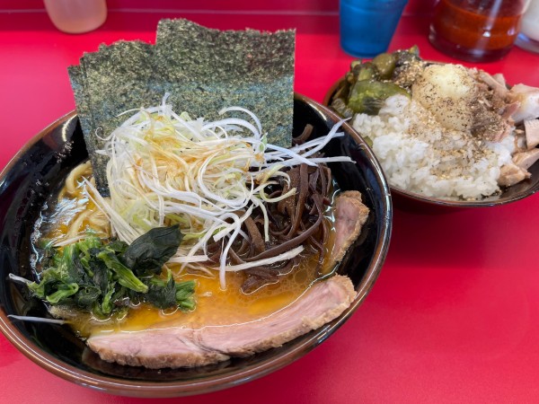 「○喜らーめん➕キクラゲ➕無料ライス」@家系ラーメン 佐々喜家の写真