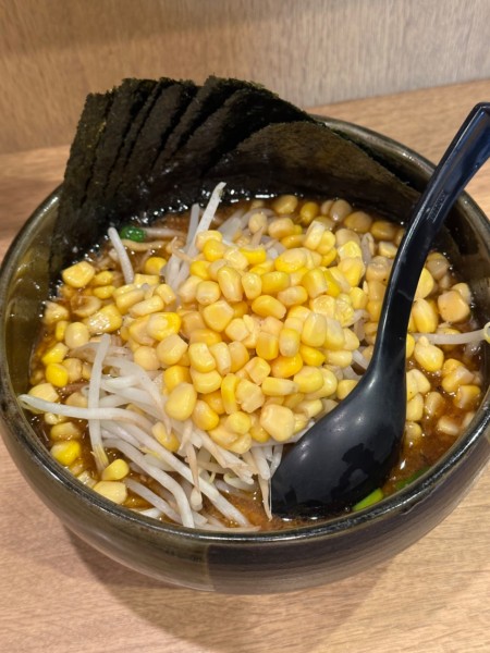 「味噌　背脂なし　コーンのりトッピング」@らーめんダイニング ど・みそ 京橋本店の写真