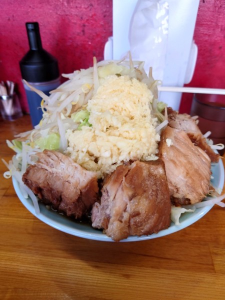 「チャーシュー麺  野菜マシ  ニンニク」@ラーメン髭の写真