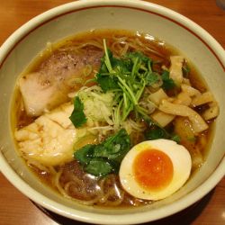 石臼挽き中華そば　950円