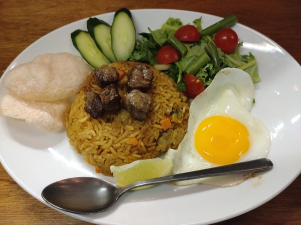 「（ランチ）牛肉のナシゴレン　１０００円」@Noodle House Laundryの写真