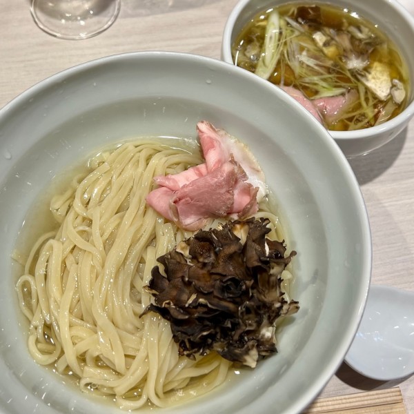 「黒舞茸と近江黒鶏の昆布水つけ麺」@柳麺 呉田-goden-の写真