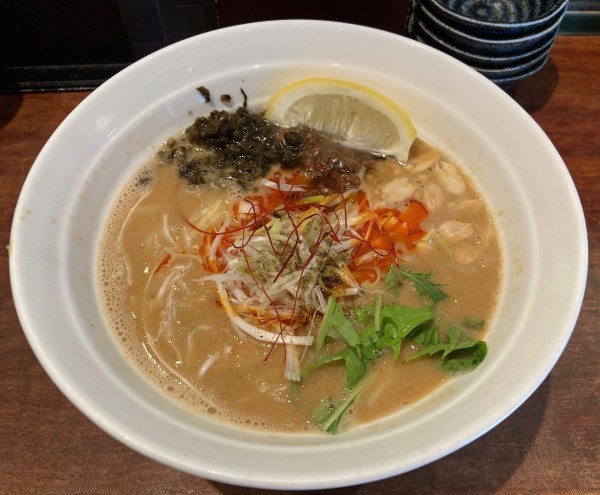 「塩らぁめん」@俺の創作らぁめん 極や 上野広小路店の写真