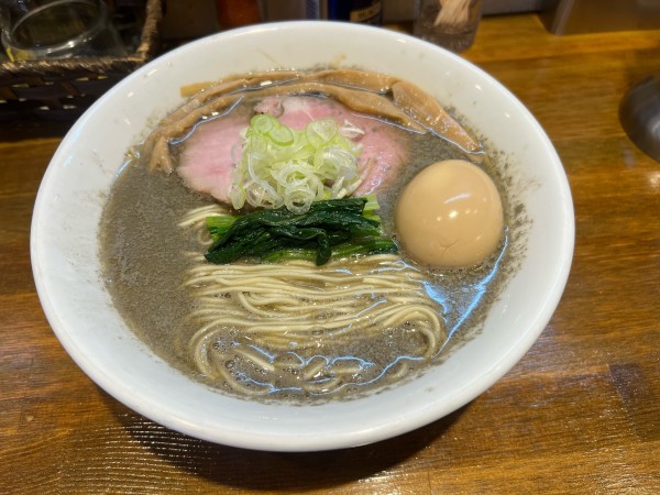 「純にぼしそば」@中華そばや 和凡の写真