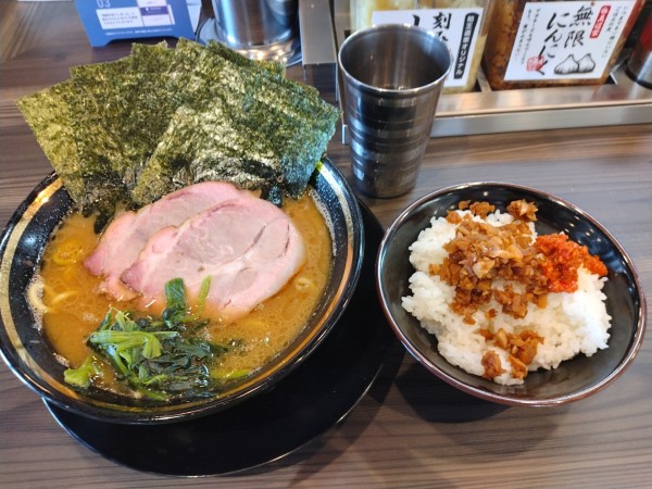 「ラーメン¥850+のり¥100+ライス¥150-」@家系ラーメン がくの写真